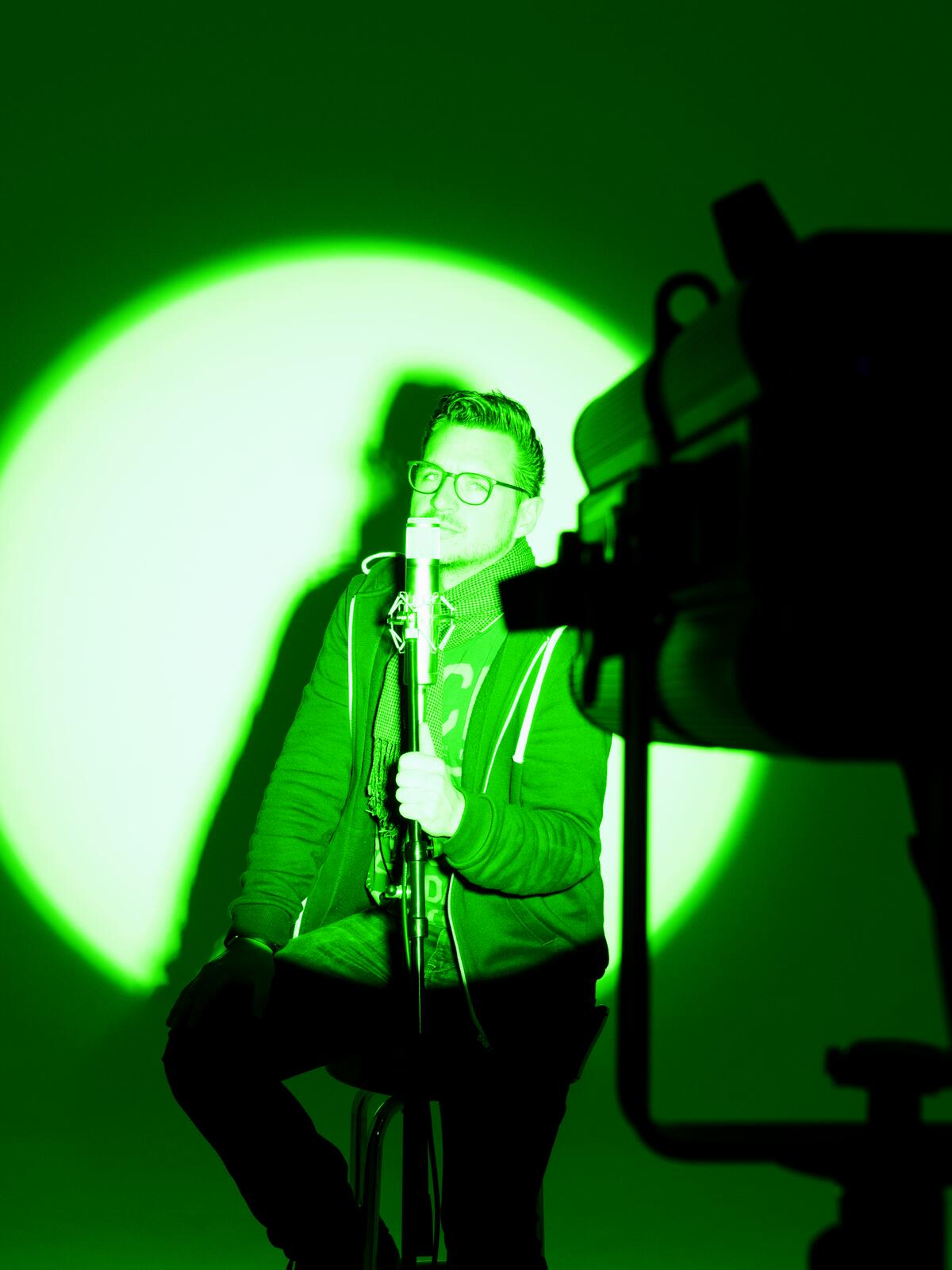 EUROLITE LED PFE-100 RGBW Profile Spot