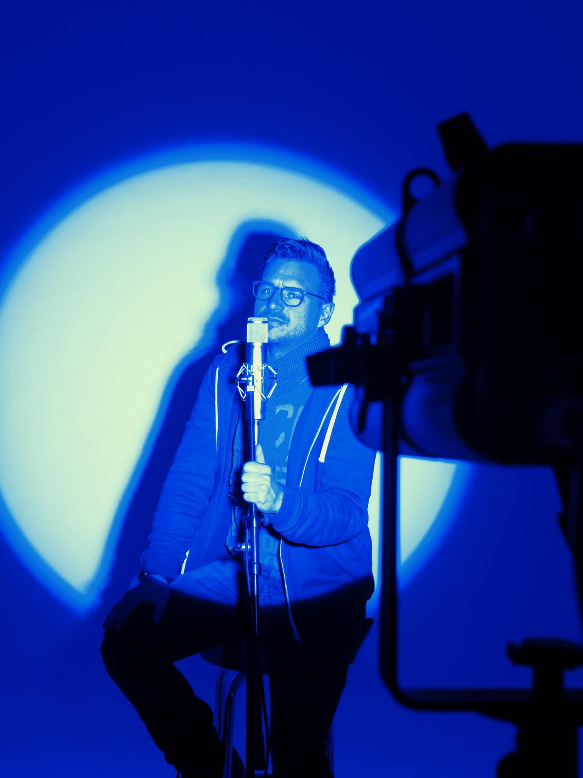 EUROLITE LED PFE-100 RGBW Profile Spot