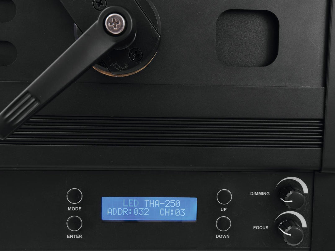 Eurolite LED THA-250F Spot de Théâtre