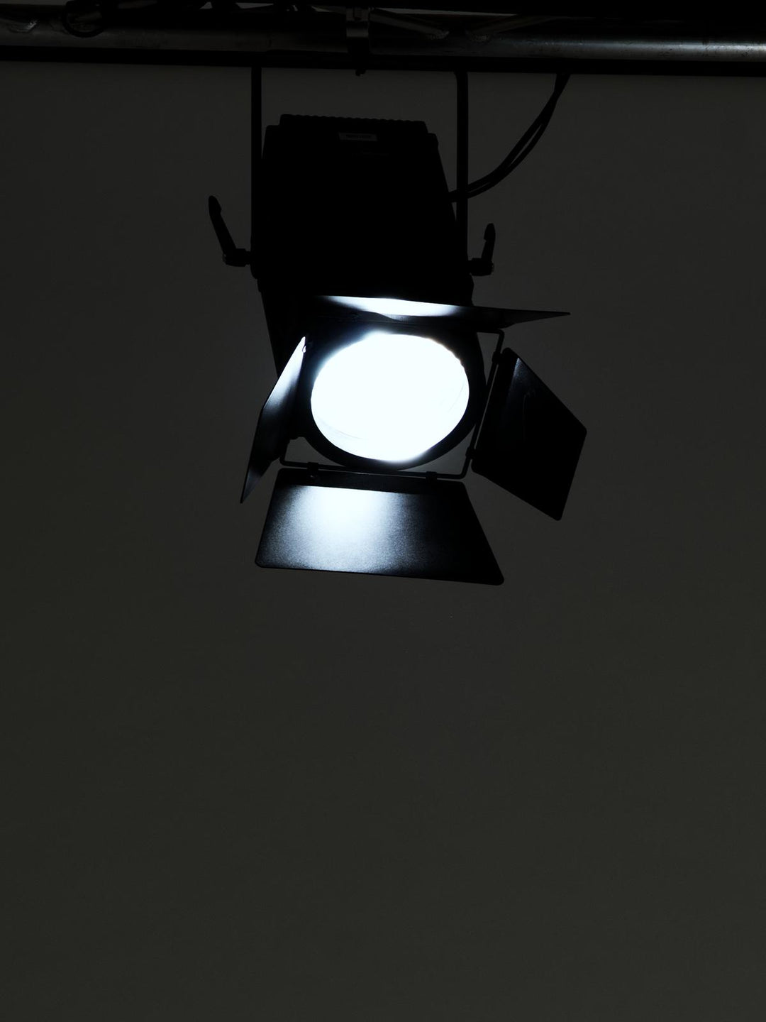 Eurolite LED THA-250F Spot de Théâtre