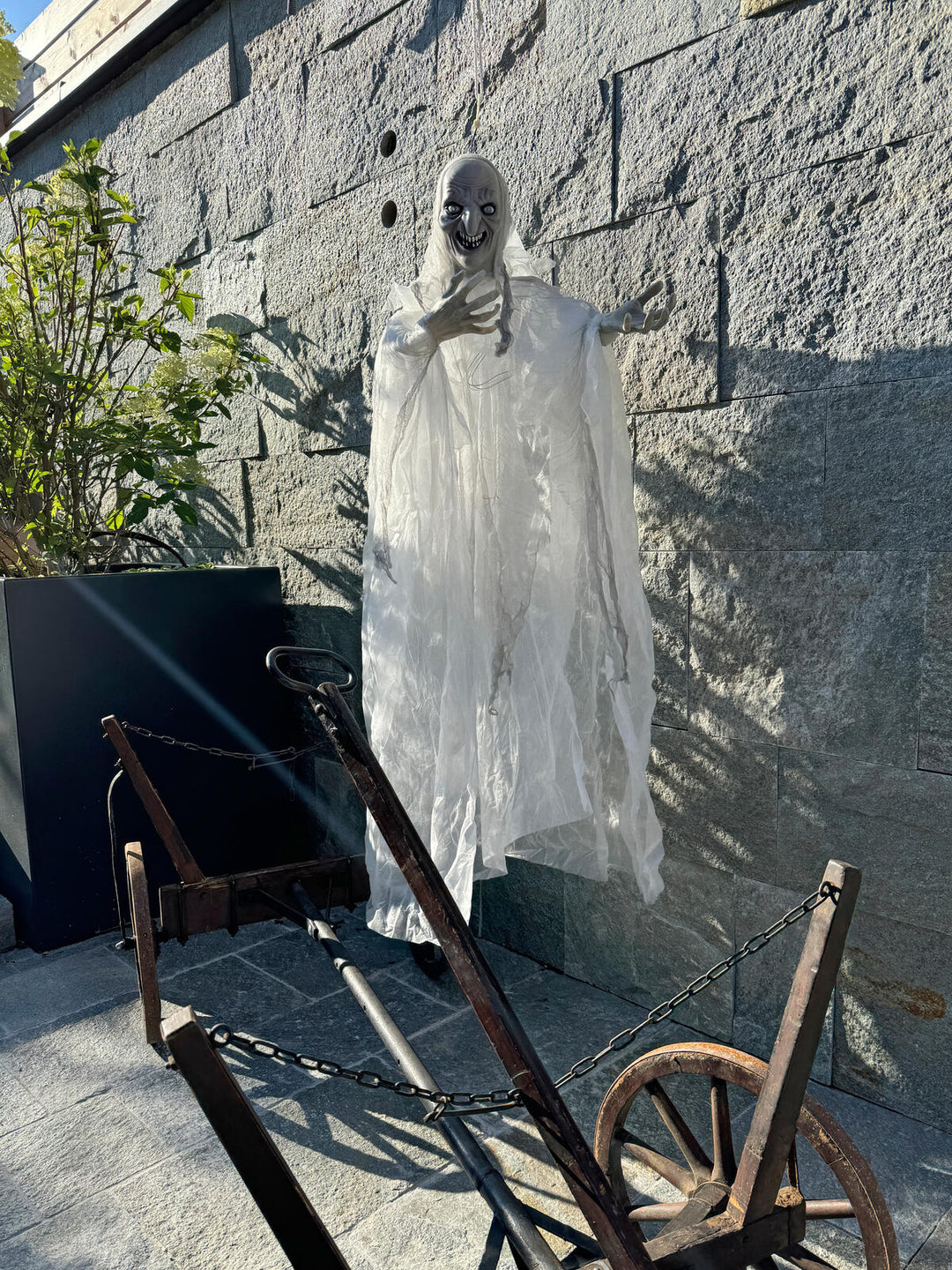 Sorcière d’Halloween, blanche, animée, 170 cm