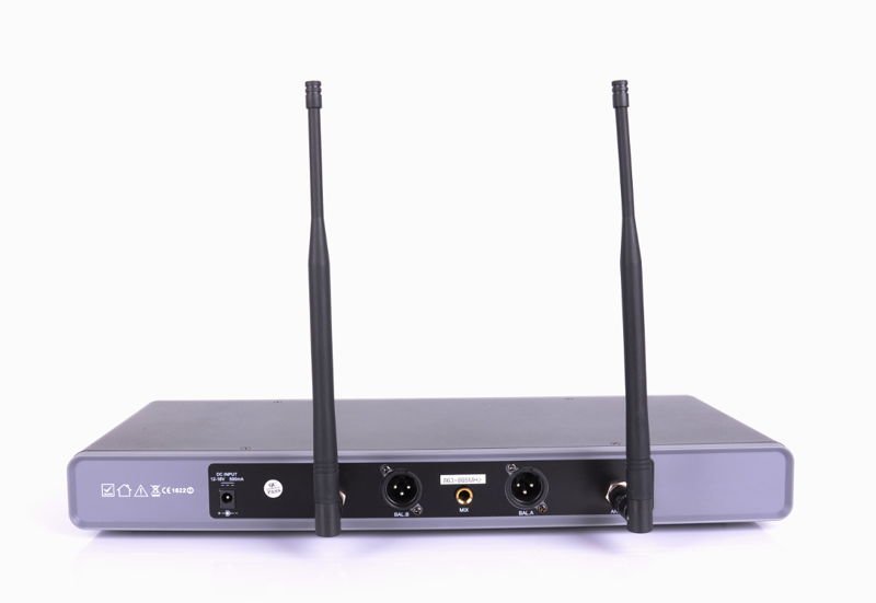 BST UDR300 Wireless Microphone System