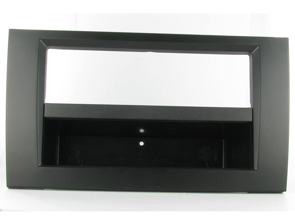 CT24AU06 Cadre 1-DIN pour Audi A4