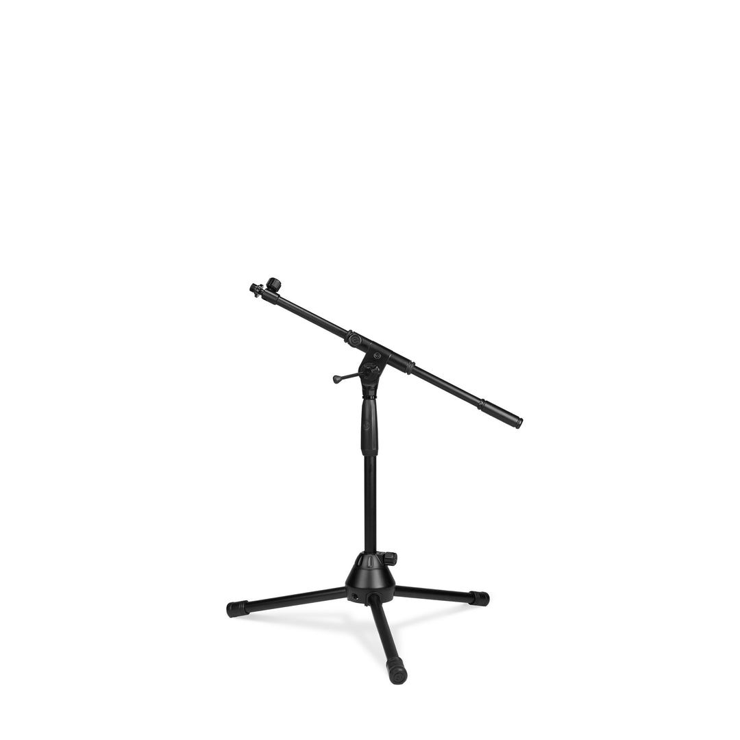 Gravity TMS 4232 B - Série Touring, Stand de microphone court avec trépied pliable et perche télescopique réglable en 2 points, noir