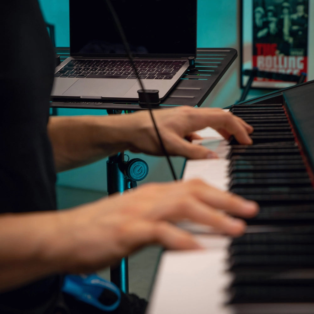 Gravity LTS T 01 Laptop Stand