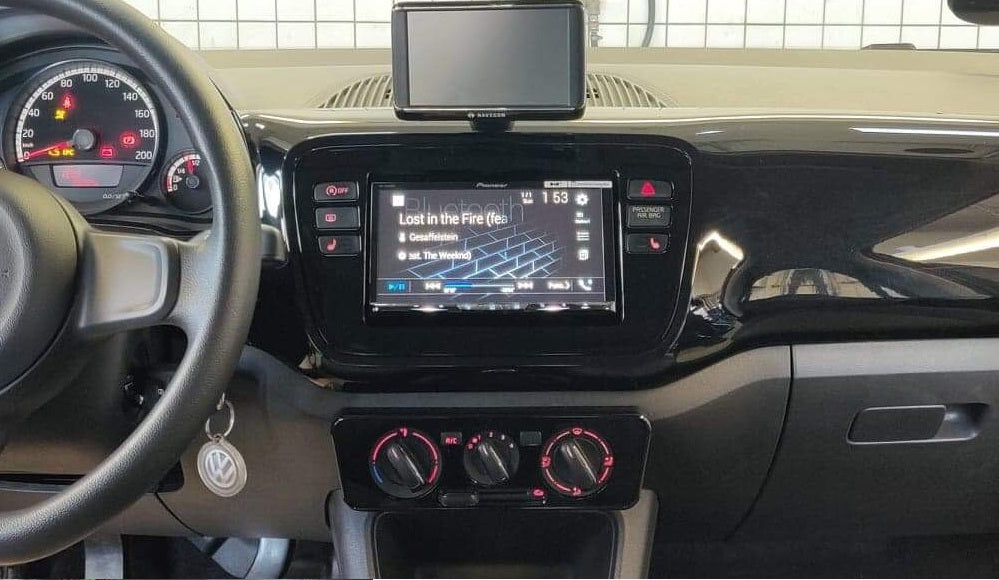 2-DIN Frame for Mii, Citigo and Up (Gloss Black)