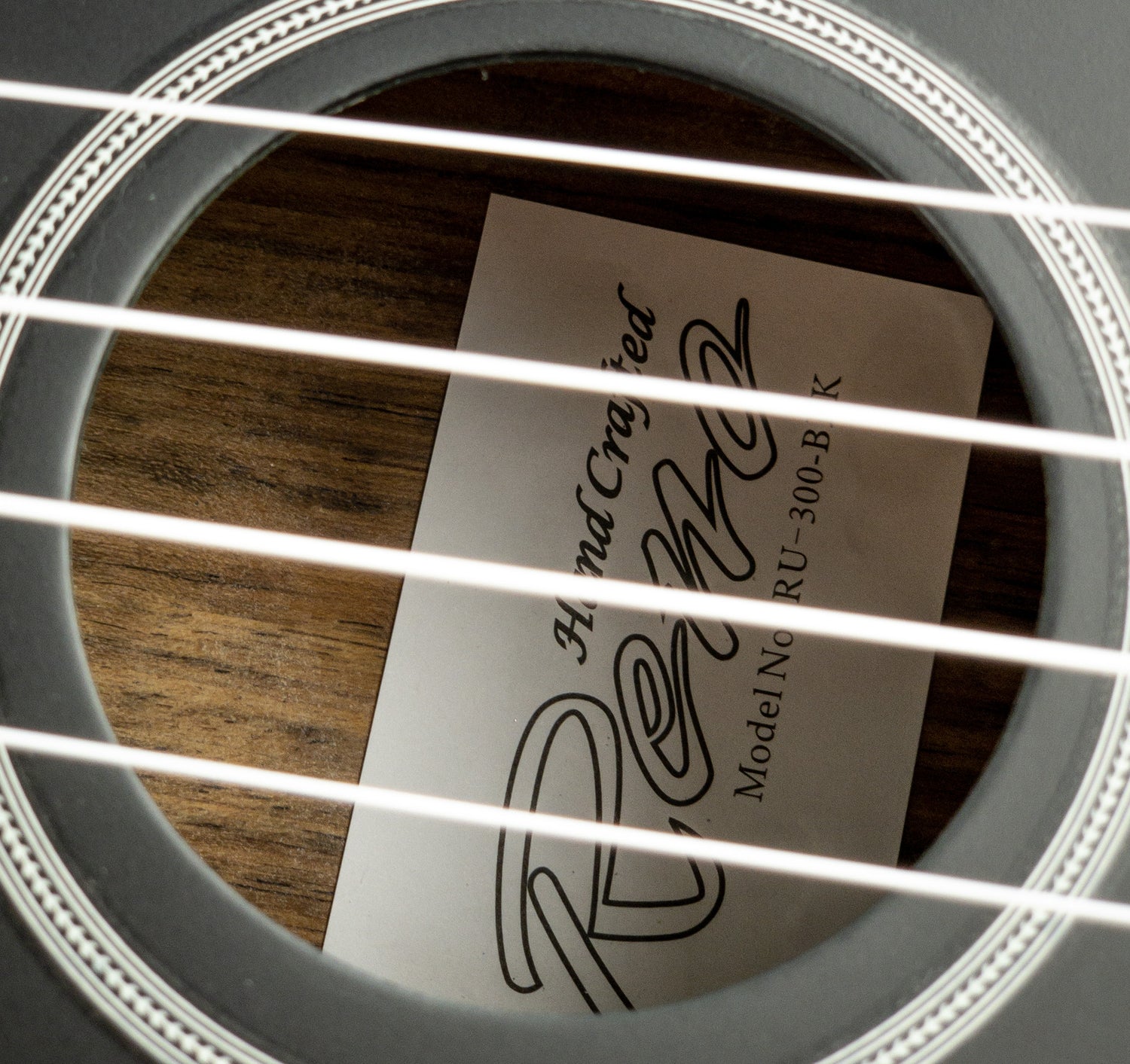 Reno RU300 Grand Concert Ukulele (Black)