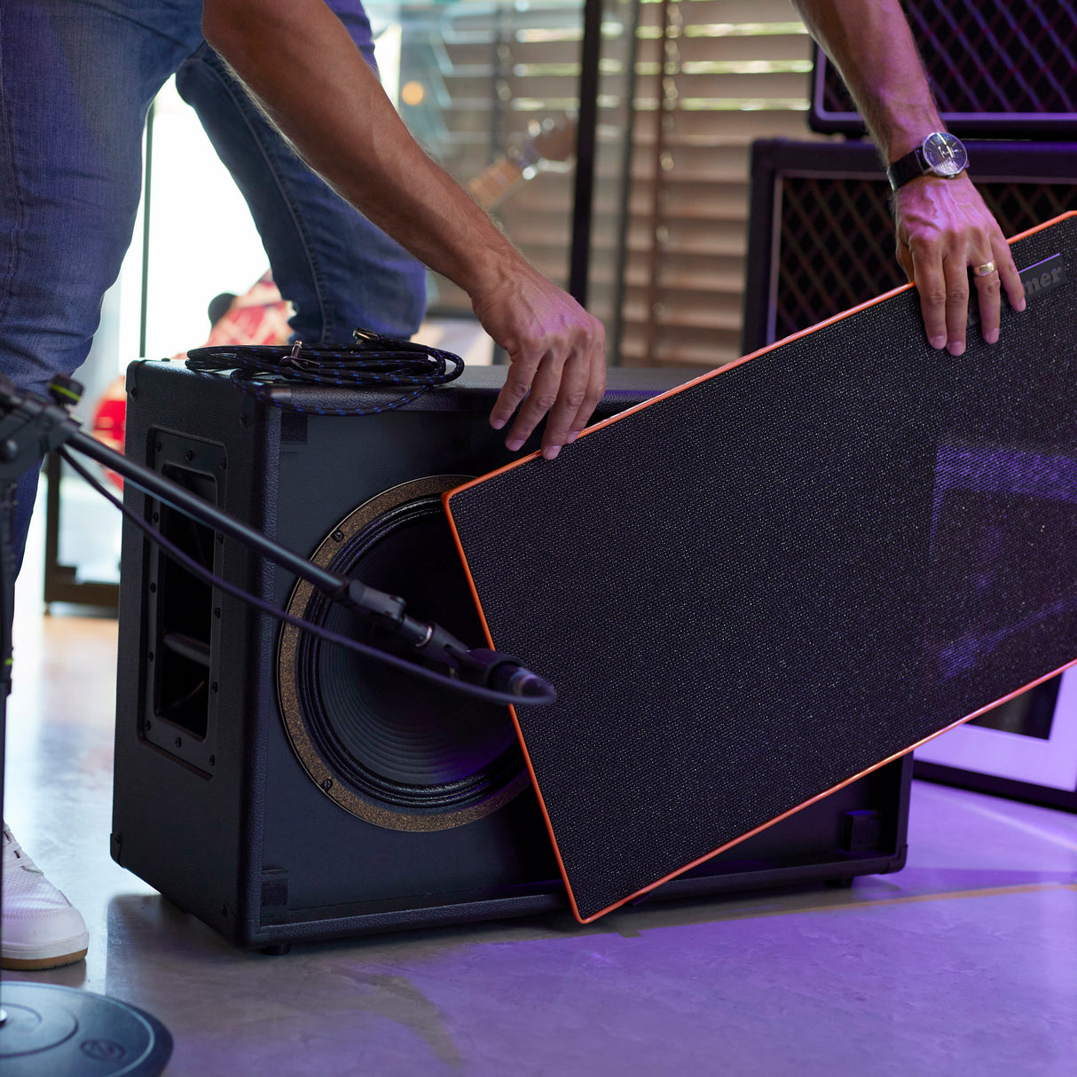 Palmer CAB 212 BX V30 - Baffle guitare avec Celestion Vintage 30 2 x 12, dos ouvert