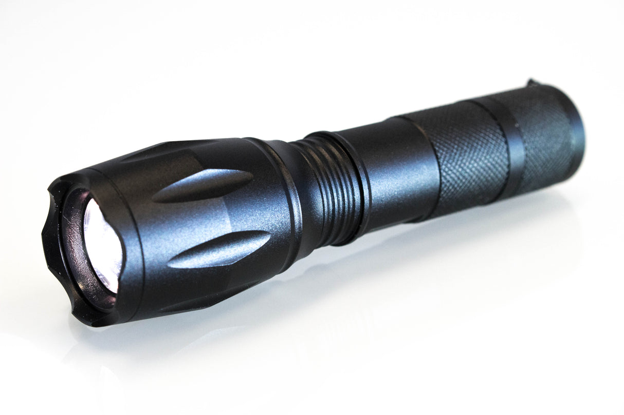 LED flashlight with Zoom