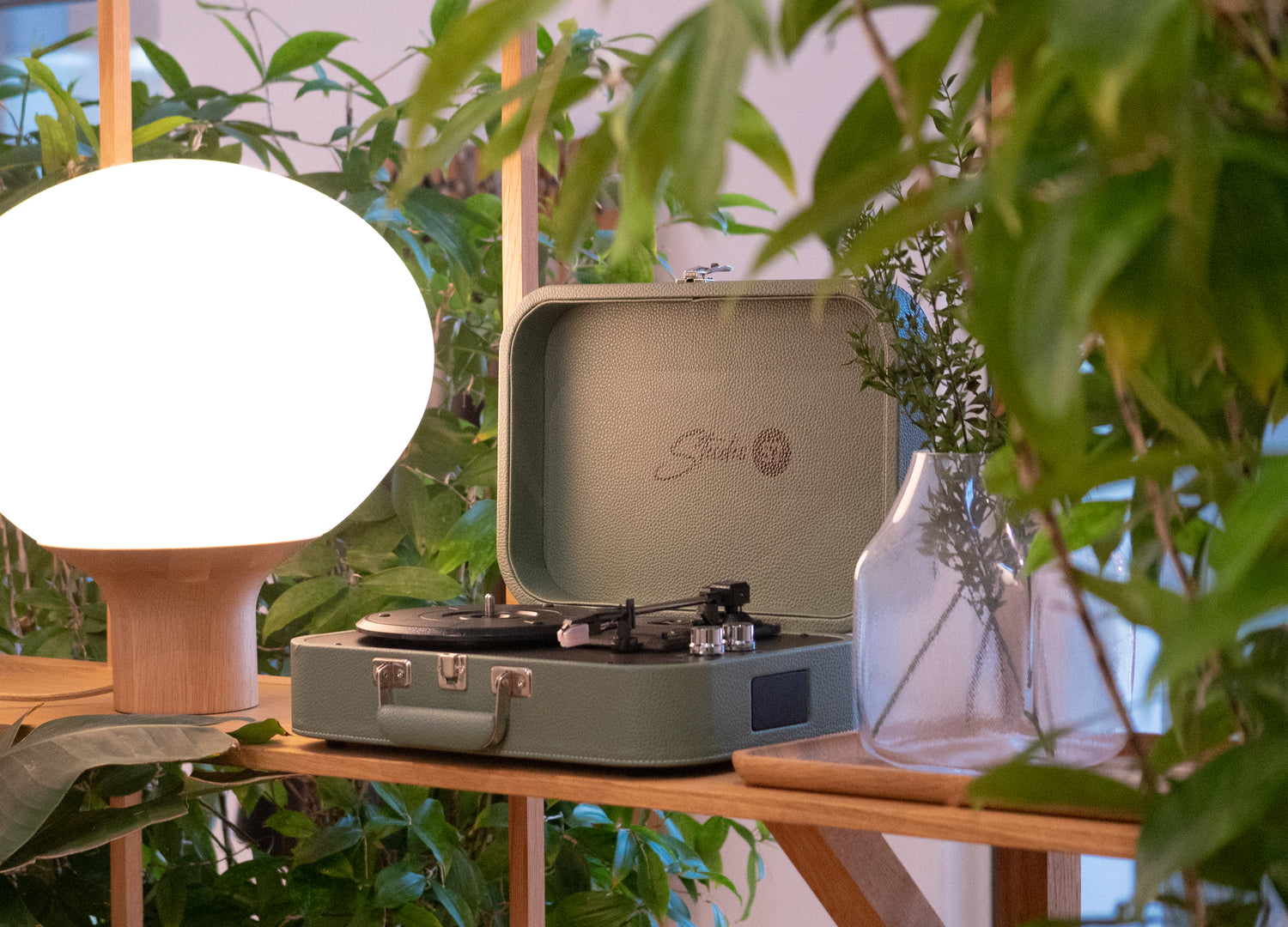 Studio 57 Mellow Turntable with LP Stand (Green)