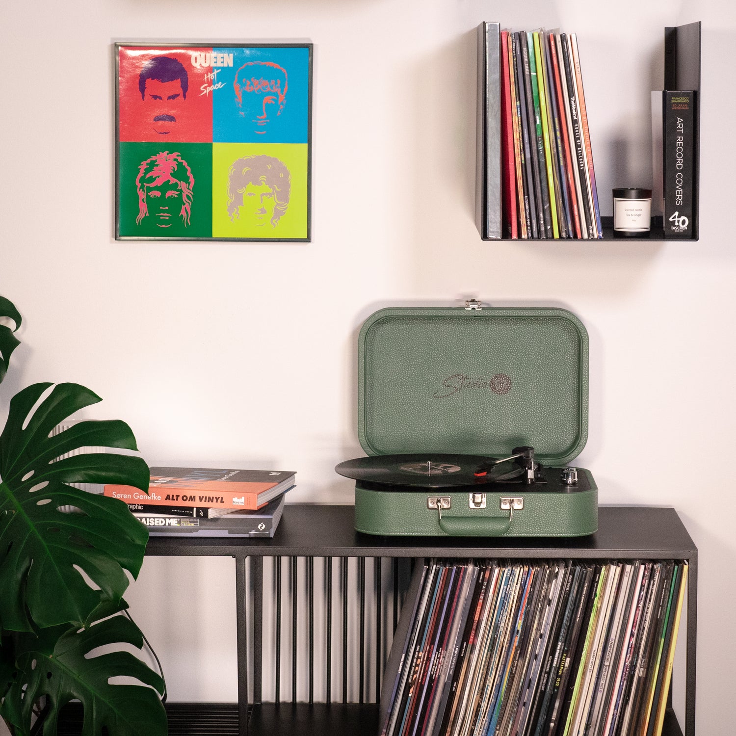 Studio 57 Mellow Turntable with LP Stand (Green)
