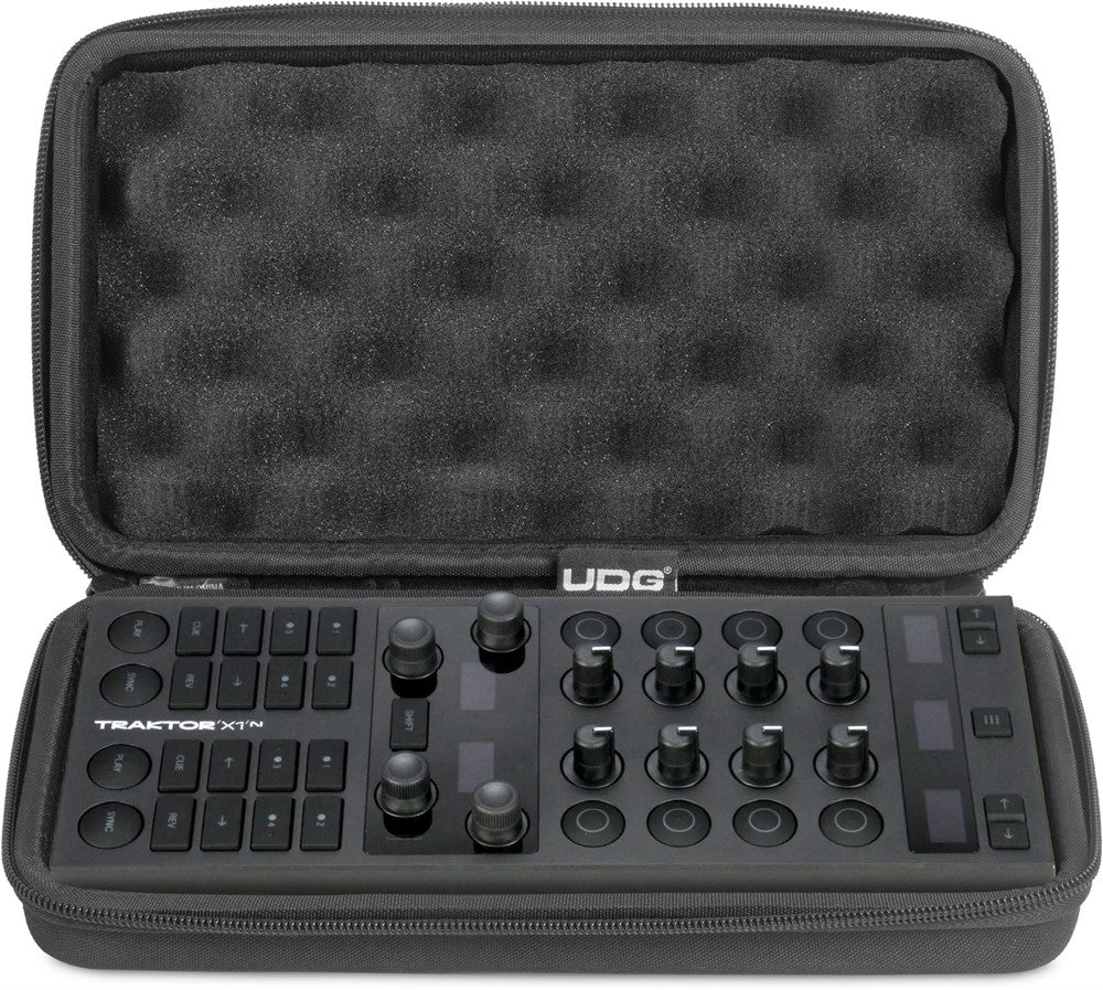UDG Creator NI Traktor Z1 MK2/ X1 MK3/ Reloop Mixtour Pro Hardcase Noir