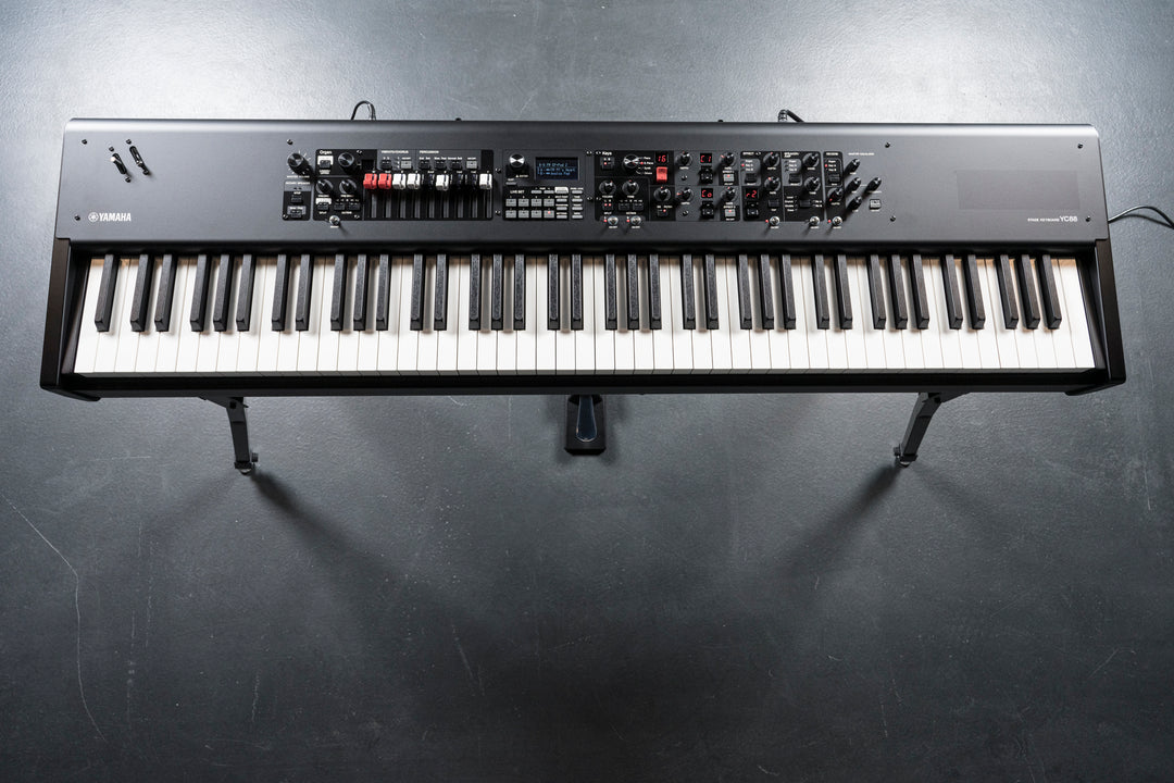 Yamaha YC88 Digital Stage Craviers (Natural Wood)