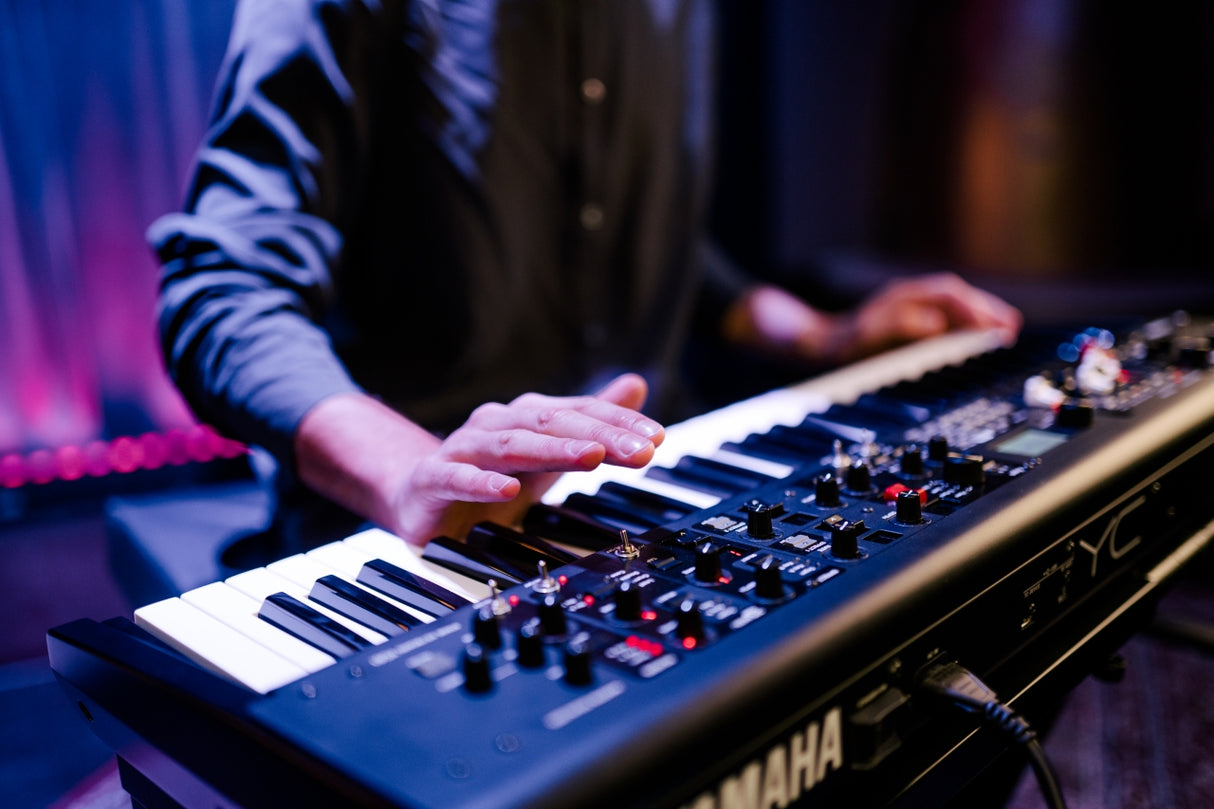 Yamaha YC61 Digital Stage Keyboard (Waterfall)