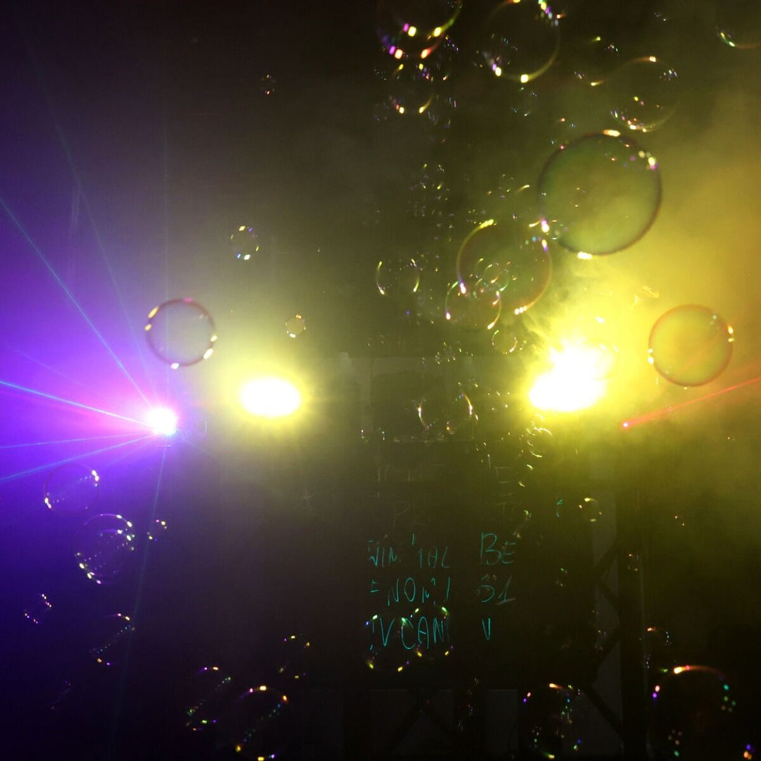 Light4Me GIG SET 2 Pack fête – Machine à brouillard, machine à bulles & effet lumineux 4-en-1