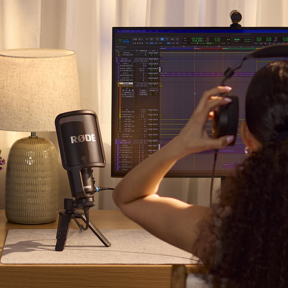 RØDE NT-USB+ USB Microphones (Noir)