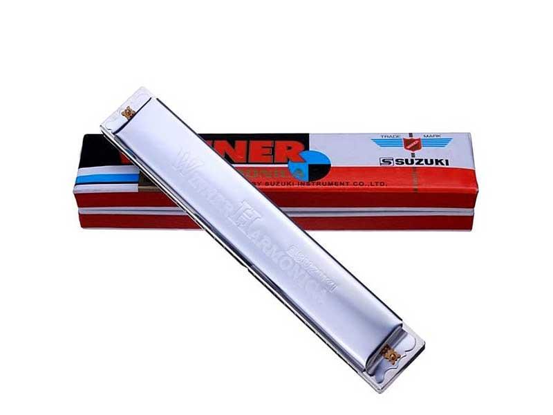 Suzuki W-20 Winner Tremolo Harmonica - C