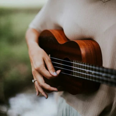 Learn to play the ukulele in 5 minutes!