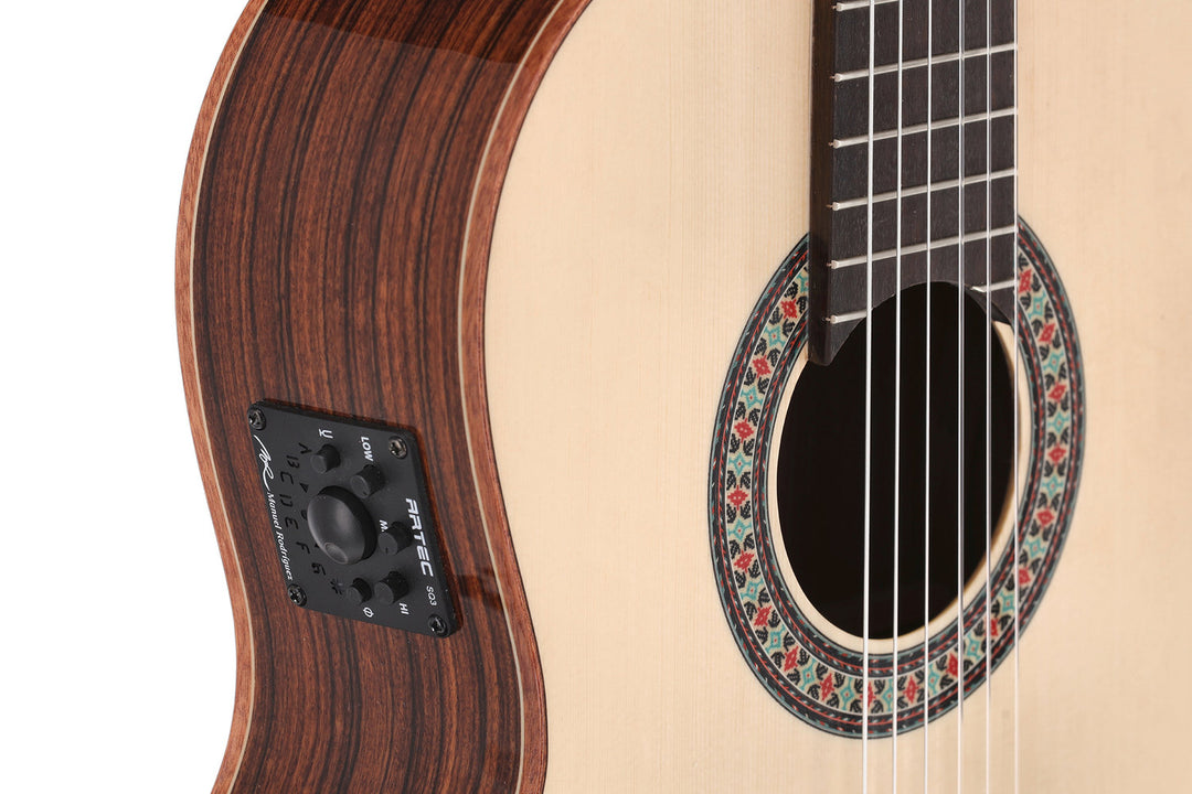 Manuel Rodriguez ACADEMIA Series Santos Pavo Real - Guitares électro-acoustique Épicéa/Santos (EX-SS-EA gloss)