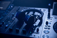 Casques DJ sans fil AlphaTheta HDJ-F9 – Black
