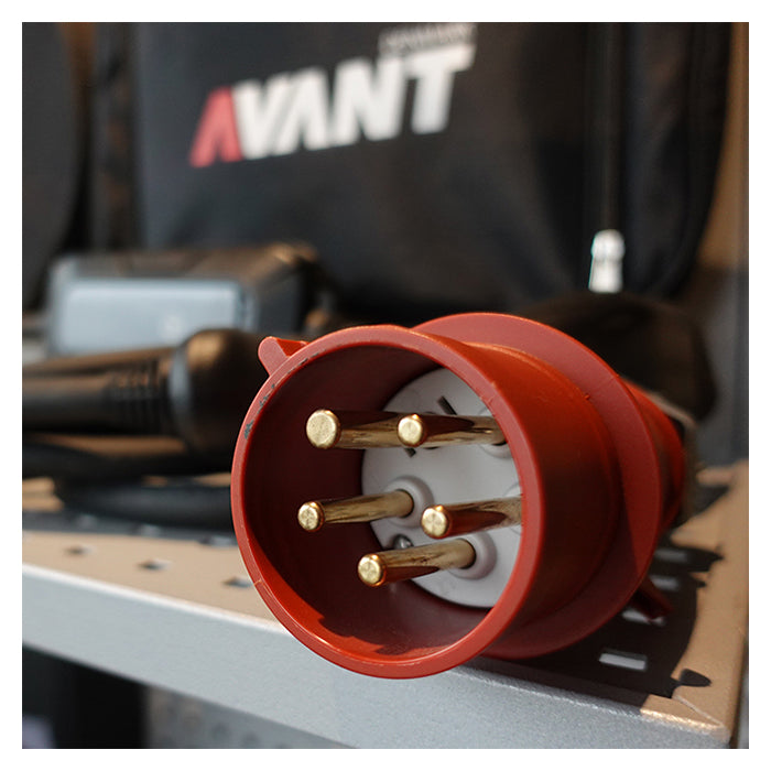 Chargeur portable Avant pour véhicule électrique 22 kW/32 A prise CEE