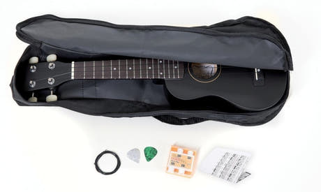 Miguel Almeria Player Pack, ukulélé soprano noir mat avec gig bag