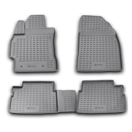 Tapis en caoutchouc Toyota Corolla 4d 2007-13