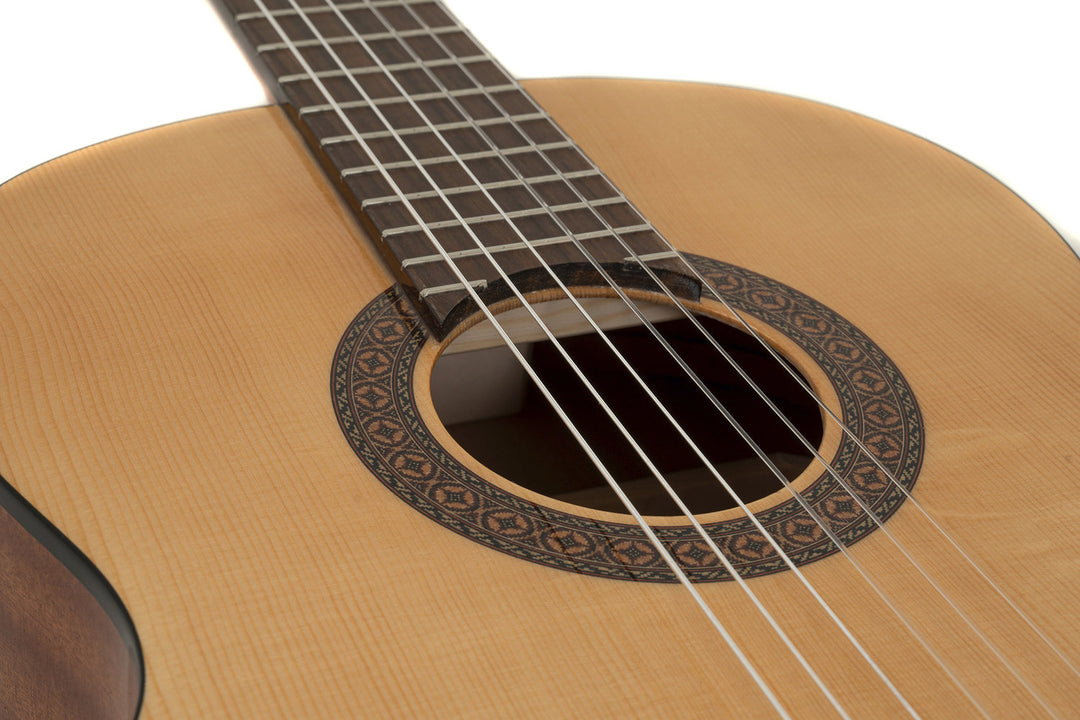 GEWA Guitares classique Pro Arte GC 130 A - taille 4/4