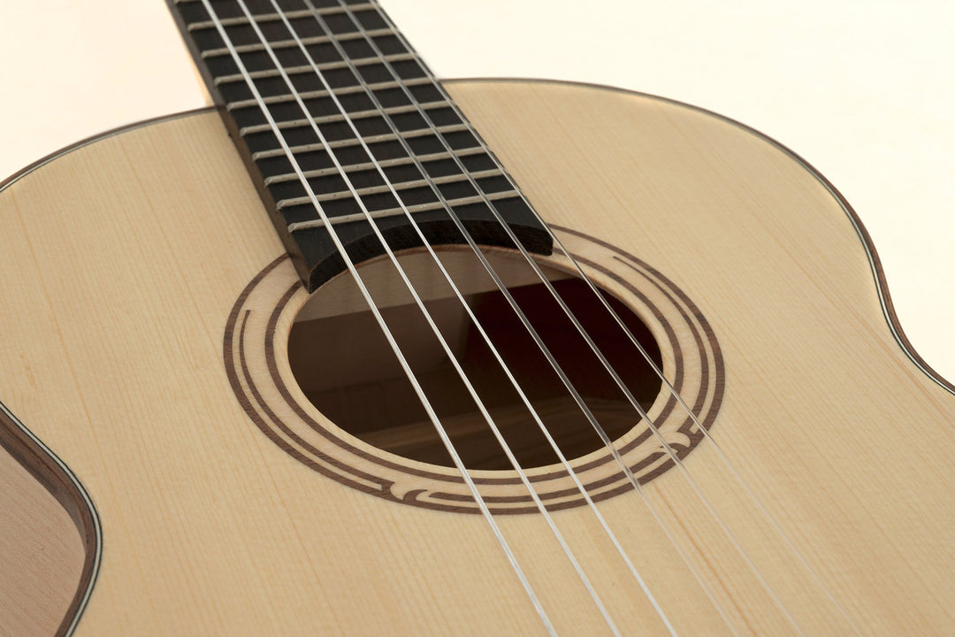 GEWA Guitares classiques Pro Natura Silver Solid Spruce / Maple - taille 1/4