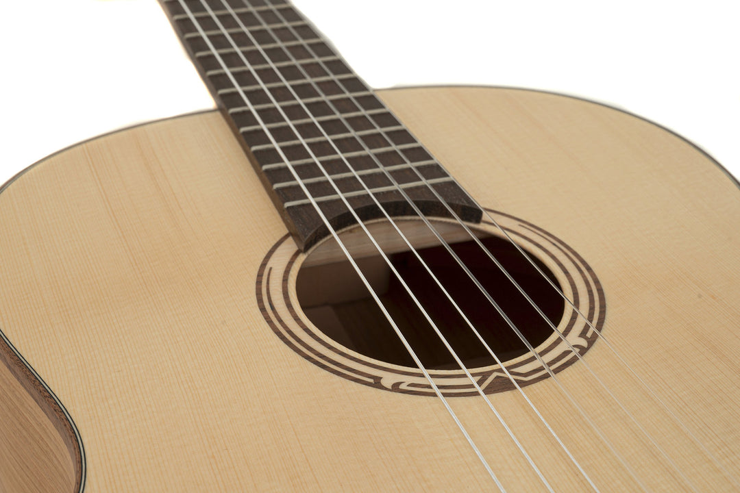 GEWA Guitare classique Pro Natura Gold 4/4 - 4/4, entièrement massive (Cherry)