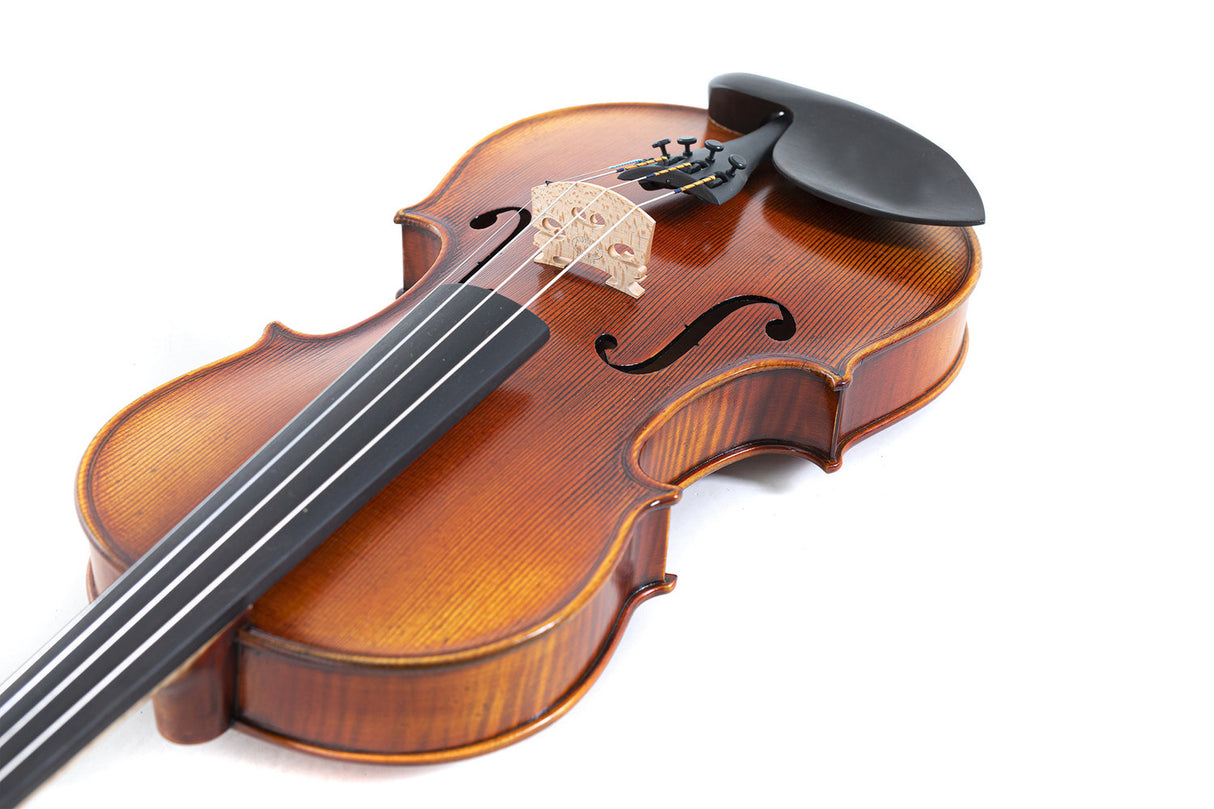 GEWA Violin Maestro 2 - 1/4 (Ready to play incl. violin case, carbon bow and Larsen Aurora strings, transport-secured)