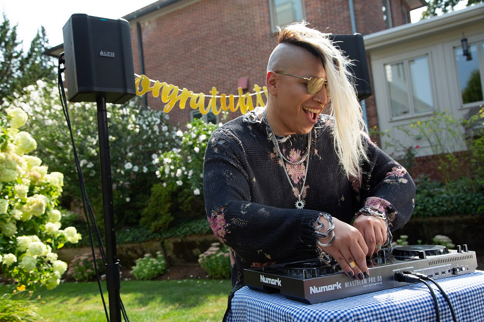 Alto bushes battery speaker