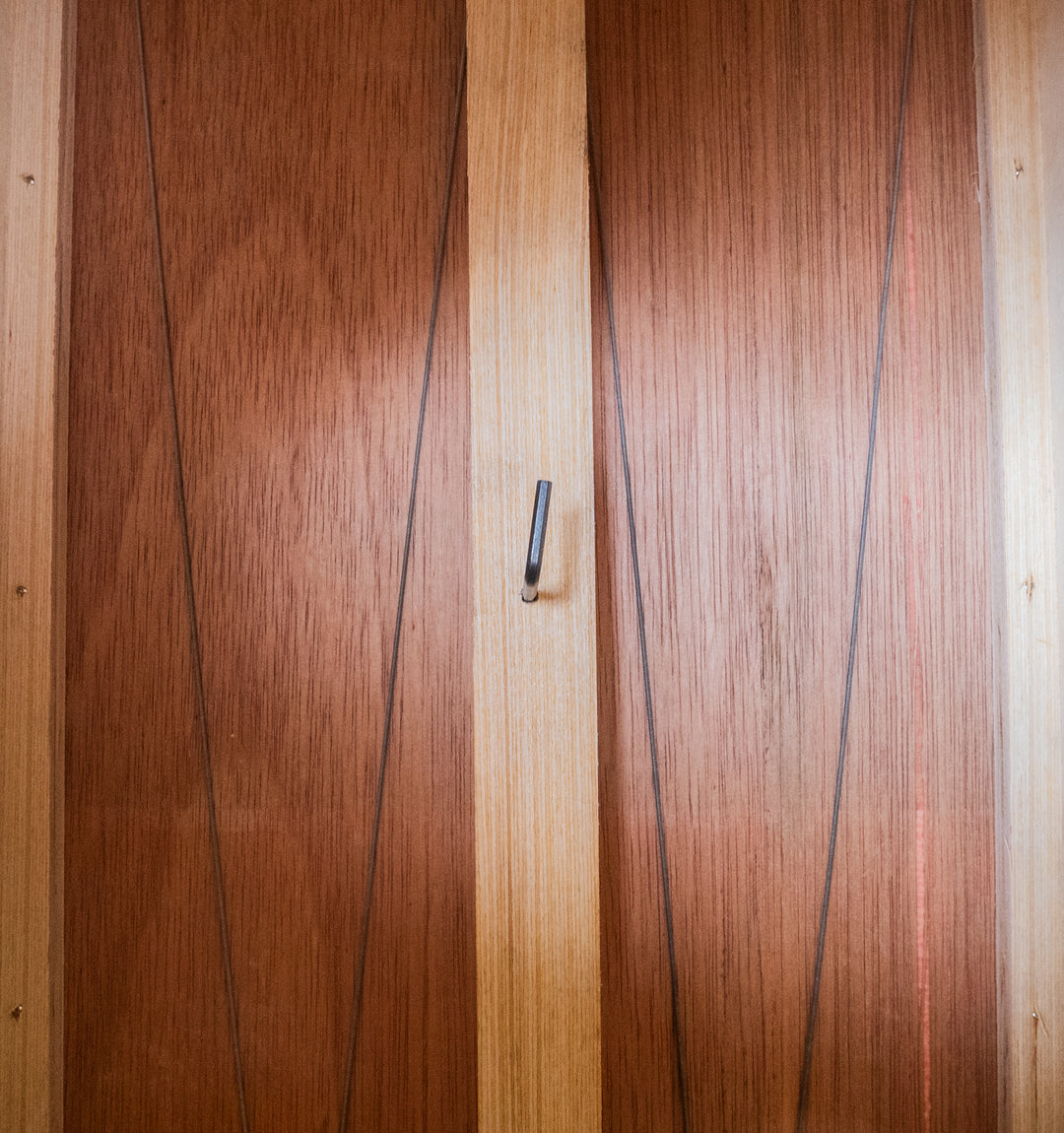 Grooveland Cajon (Black Walnut)