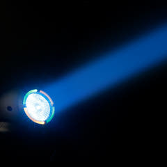 Cameo MOVO BEAM Z100 - Lyre Beam asservie avec rotation infinie, anneau LED et zoom