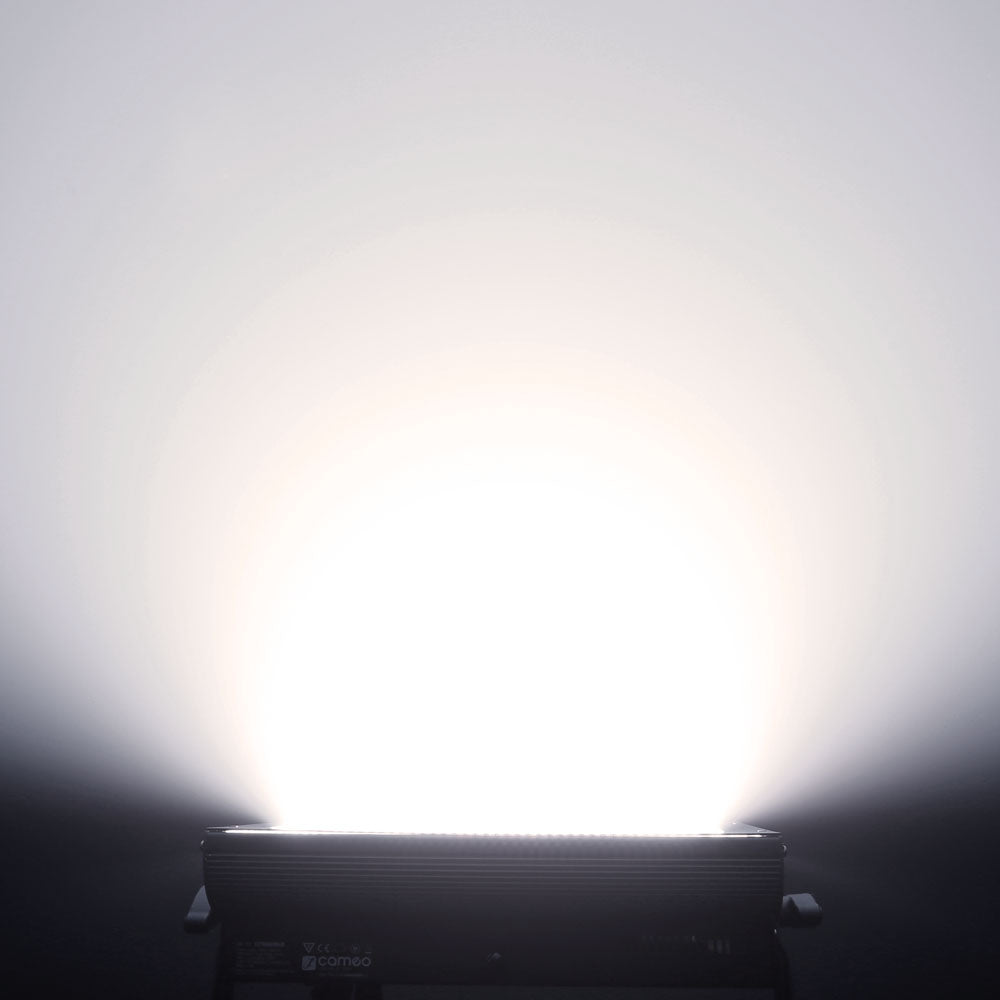 Cameo THUNDER® WASH 600 W - Éclairage 3-en-1 strobe, blinder et wash 648 x 0,2 W lumière blanche