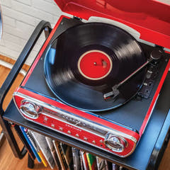 Platine vinyle Crosley Powel CR6047A 7-en-1 avec Bluetooth, CD et radio