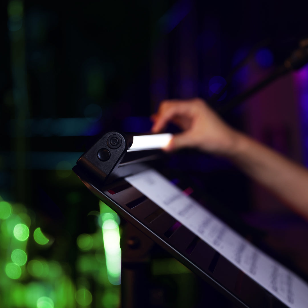 Gravity LED STICK 1 B - Barre lumineuse LED compacte, magnétique et réglable avec port de chargement USB