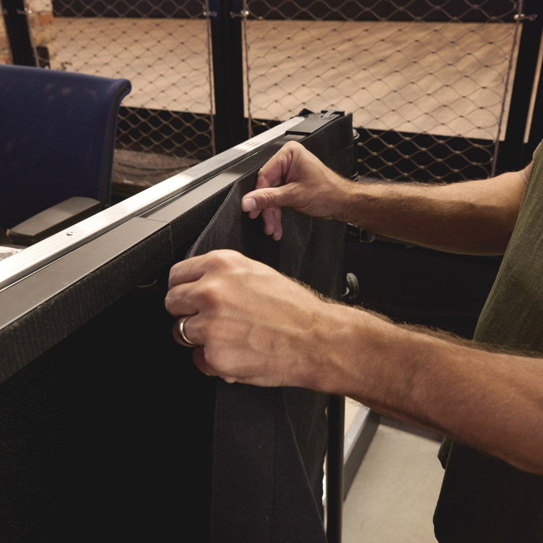 Gravity PAD T M - Barre transversale télescopique horizontale de longueur moyenne pour système de rideaux Pipe and Drape