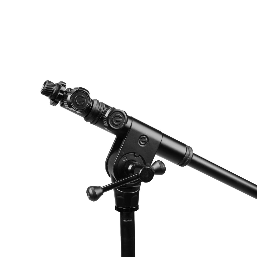 Gravity TMS 4232 B - Série Touring, Stand de microphone court avec trépied pliable et perche télescopique réglable en 2 points, noir