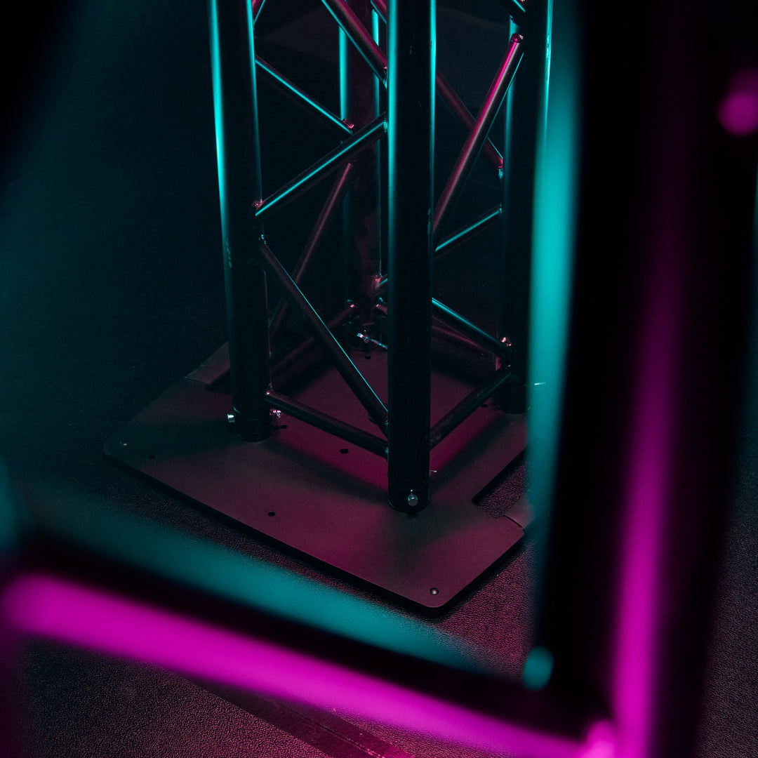 Gravity TWB 431 T B - Base de tournée multifonctionnelle carrée en acier avec possibilité de montage sur structure