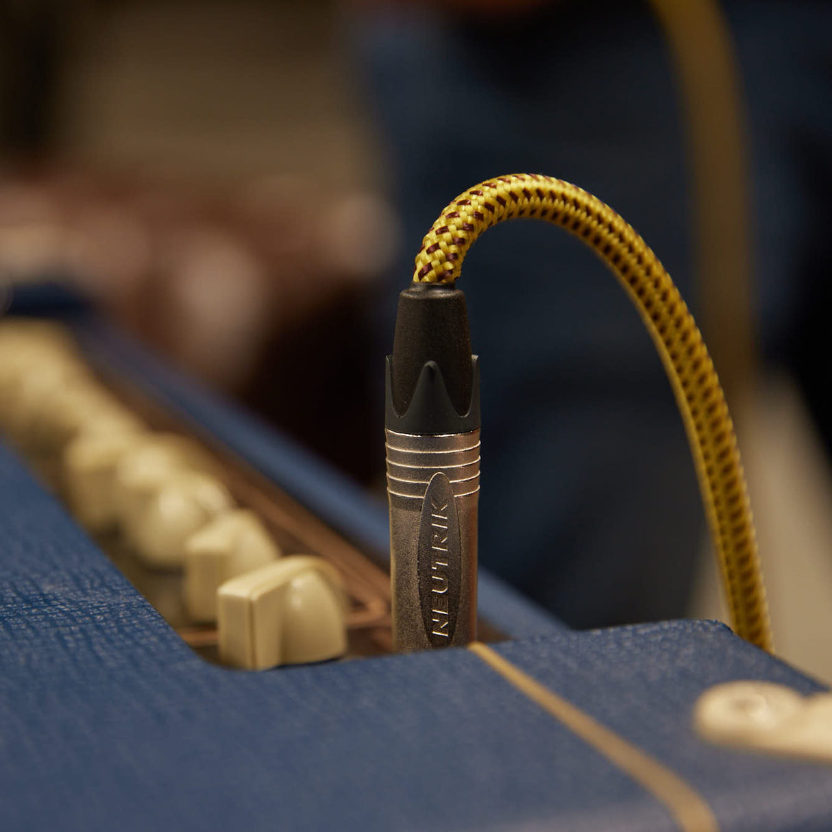 Adam Hall Cables 5 STAR IRP 0300 VINTAGE - Instrumentkabel | Vintage Neutrik® vinklet jack TS x jack TS | 3 m