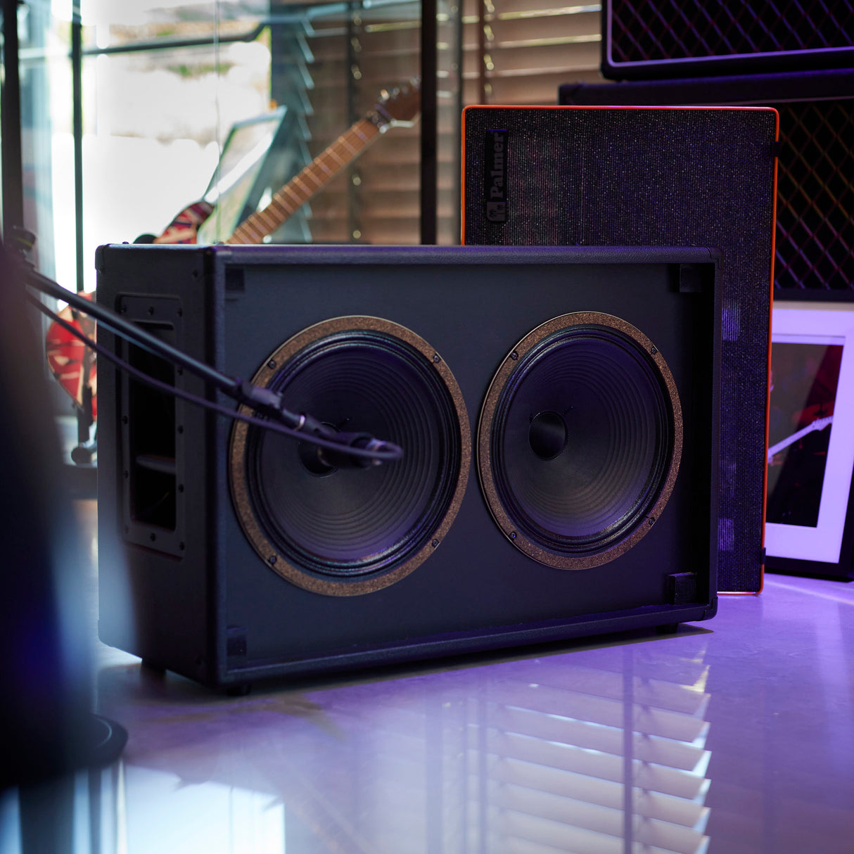 Palmer CAB 212 BX V30 - Baffle guitare avec Celestion Vintage 30 2 x 12, dos ouvert