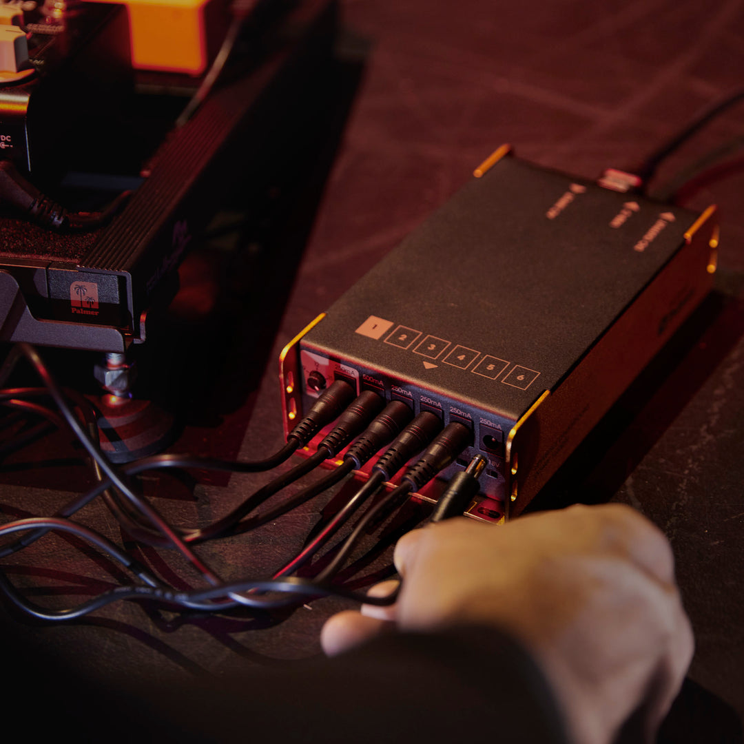 Palmer PWT 06 IEC - Bloc d'alimentation universel pour pedalboard avec USB