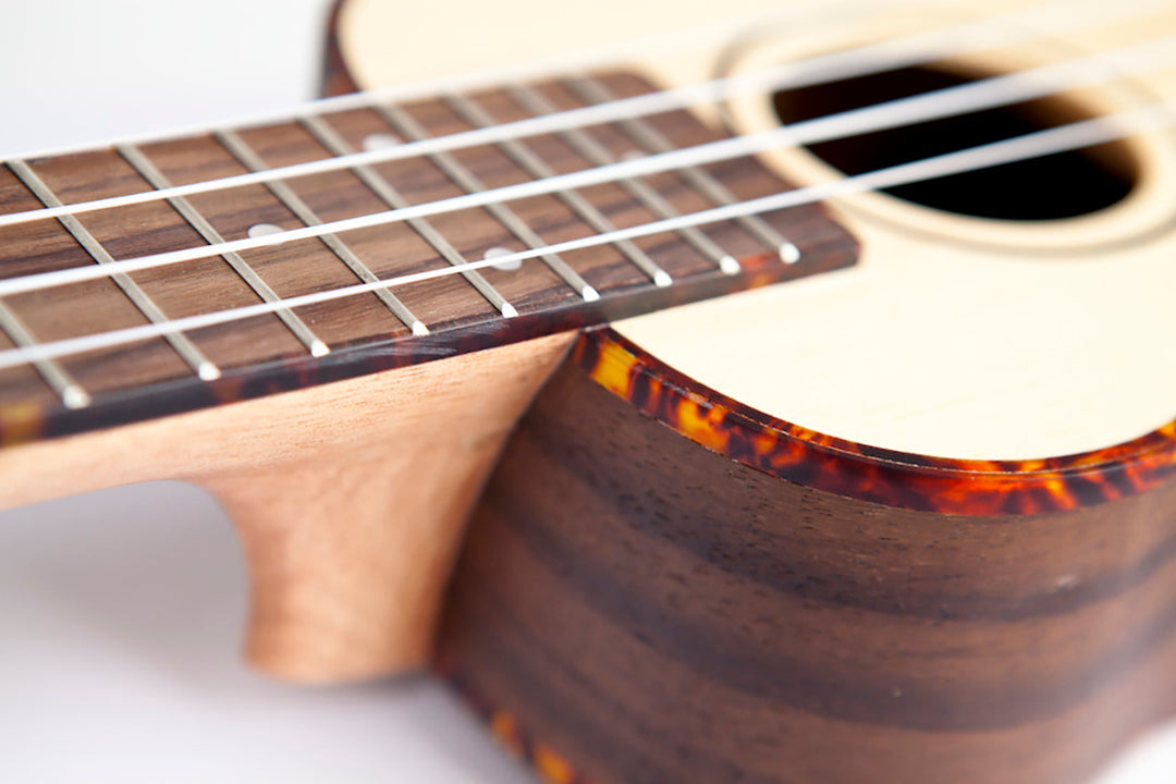 Reno RU230 Ukulélés Soprano (Naturel)