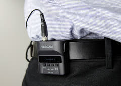 Enregistreur Tascam DR-10L avec microphone cravate, blanc
