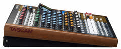 Tascam Model 12 mixeur analogique et enregistreur numérique 12 pistes