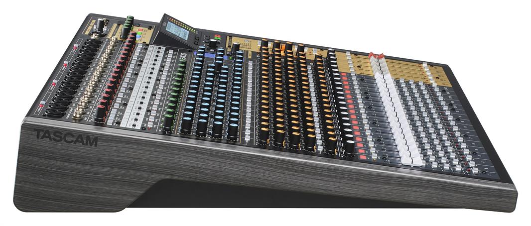 Tascam Model 2400 mixeur numérique et enregistreur numérique 24 pistes