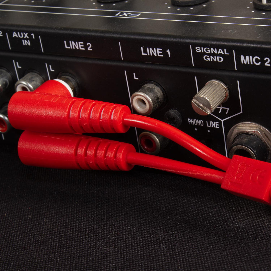 UDG Ultimate Audio Cable Set RCA Droit-RCA Coudé Rouge 3m