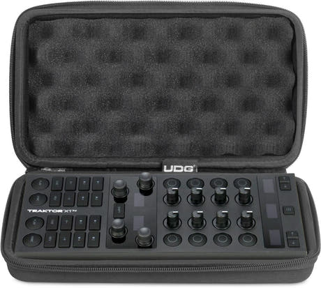 UDG Creator NI Traktor Z1 MK2/ X1 MK3/ Reloop Mixtour Pro Hardcase Noir