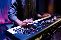 Yamaha YC61 Digital Stage Craviers (Waterfall)